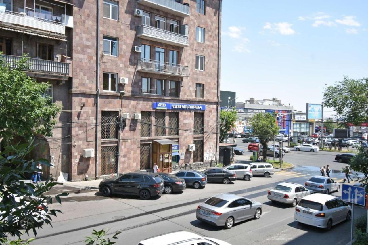 Красивая Квартира На Комитас 55 Ereván Exterior foto